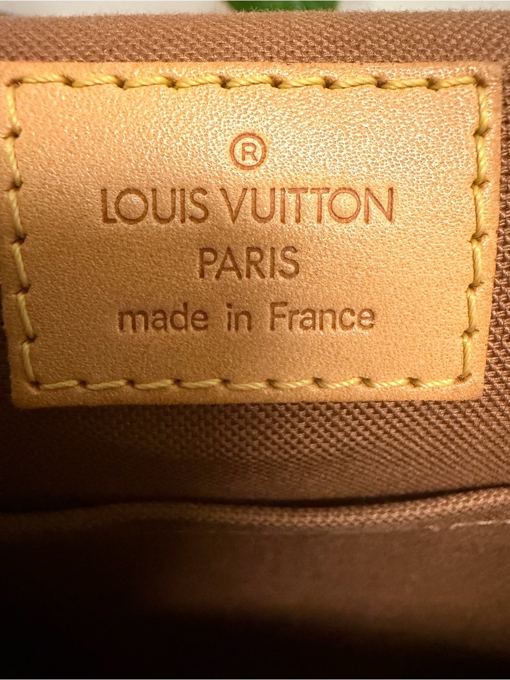 Louis Vuitton Bosphore Messenger PM - Picture 8 of 12